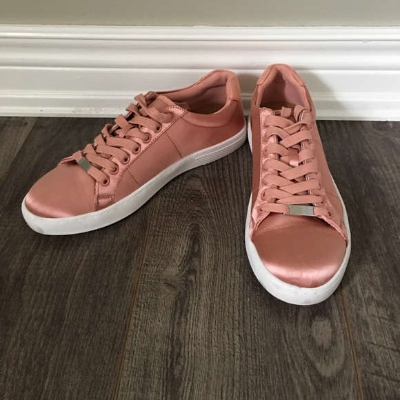 lace up sneaker / skate shoe - Picture 3 of 3